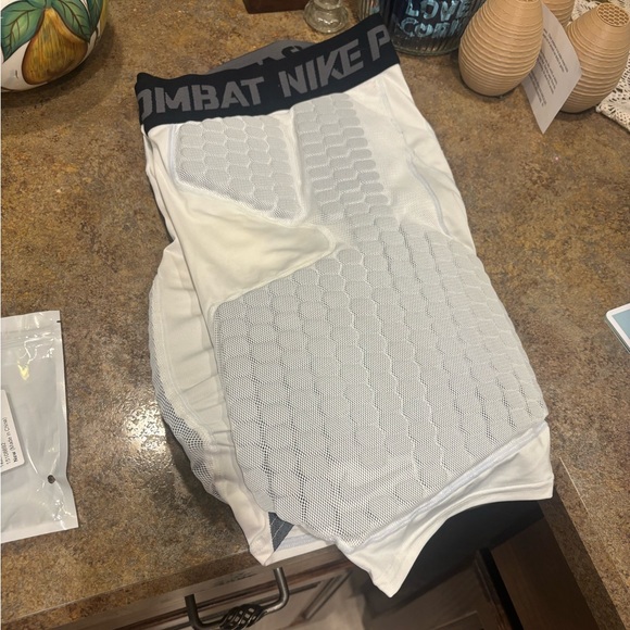 Nike Pro Combat shorts - Picture 2 of 4